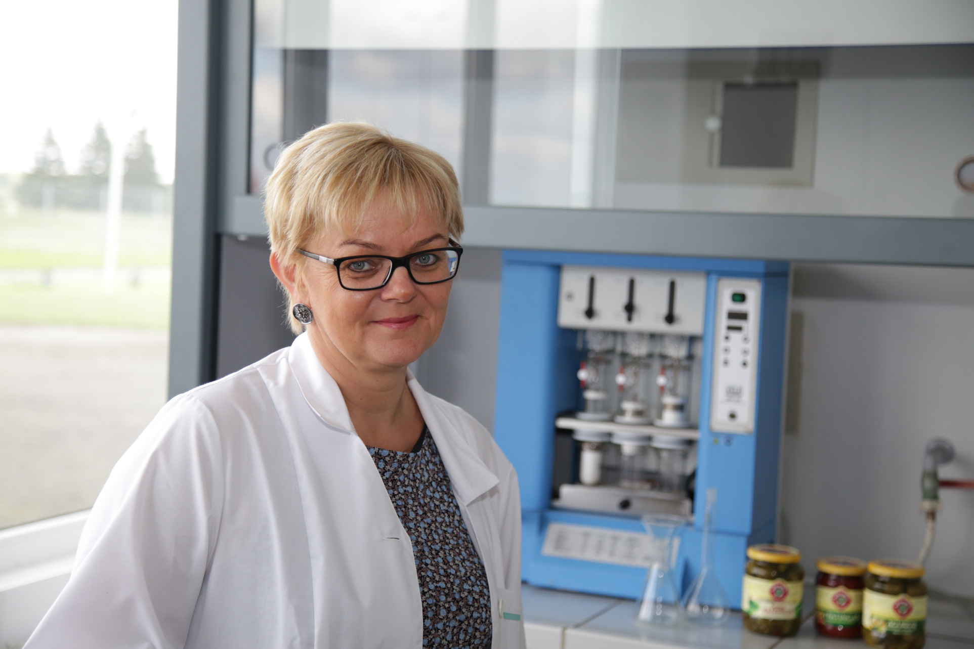 Viena i&scaron; kasdienių pa&scaron;nekovės užduočių - ragauti ir tikrinti pagamintus produktus. / G. Minelgaitės nuotr.