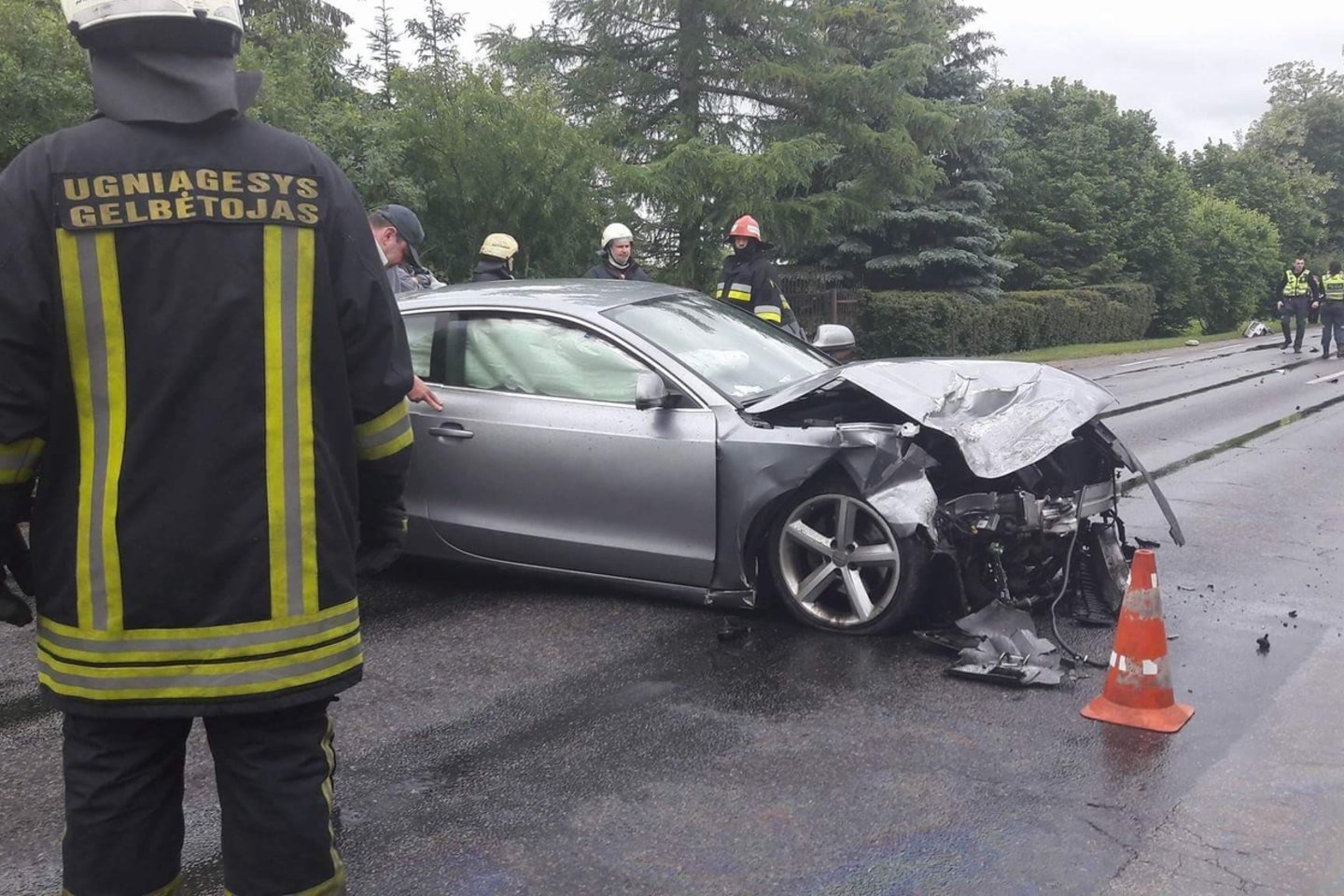 Girto patrulio „Audi A5“ per Dotnuvą lėkė dideliu greičiu./Archyvo nuotr.